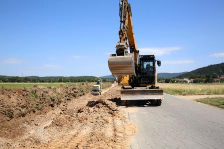 ZAČETEK GRADNJE KOLESARSKE POTI CERKNICA DOLENJE JEZERO 03 FOTO LJUBO VUKELIČ